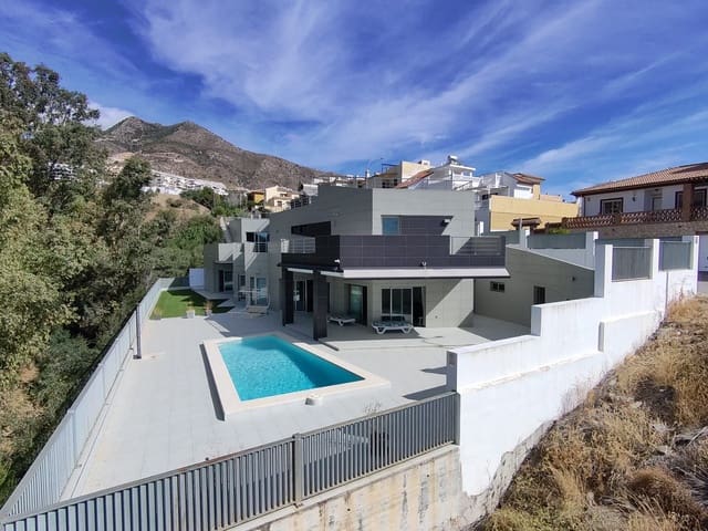 5 makuuhuone Huvila myytävänä paikassa Benalmádena pueblo, Benalmádena mukana uima-altaan - 1 100 000 € (Ref: 8626104)