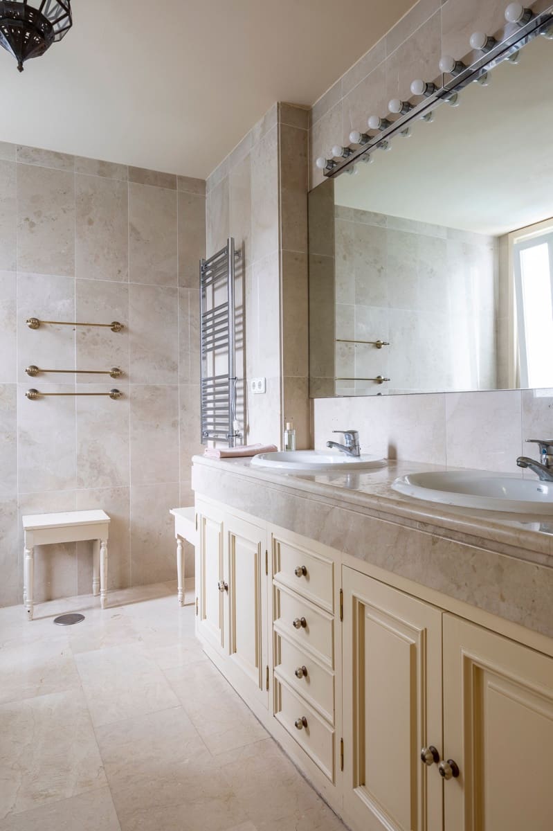 3 quarto Penthouse para venda em Marbella com piscina - 800 000 € (Ref: 8637509)