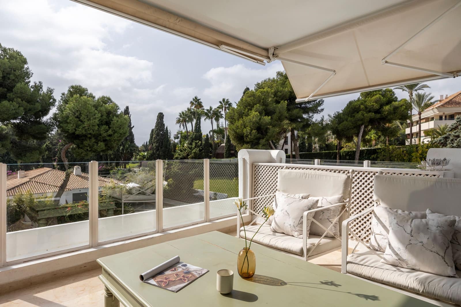3 quarto Penthouse para venda em Marbella com piscina - 800 000 € (Ref: 8637509)