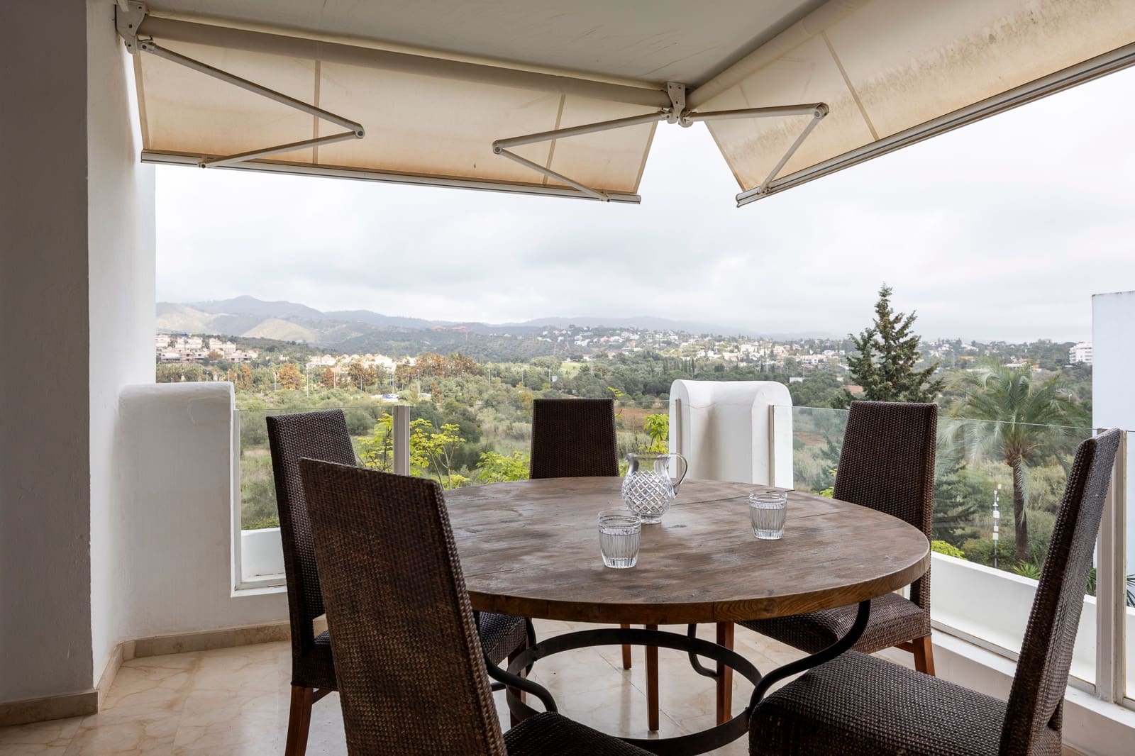 3 quarto Penthouse para venda em Marbella com piscina - 800 000 € (Ref: 8637509)