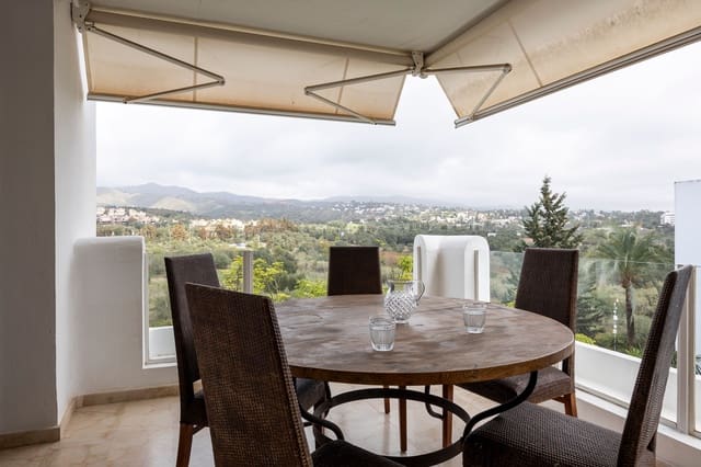 3 quarto Penthouse para venda em Marbella com piscina - 800 000 € (Ref: 8637509)