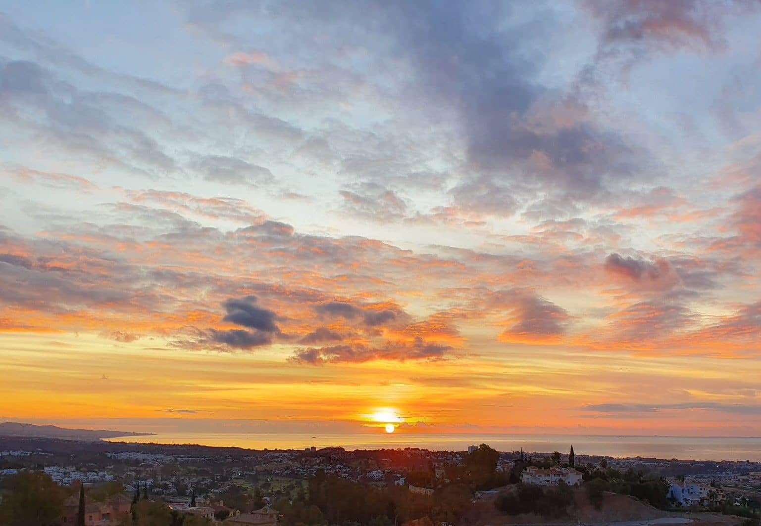 2 bedroom Apartment for sale in Benahavis - € 680,000 (Ref: 8644545)
