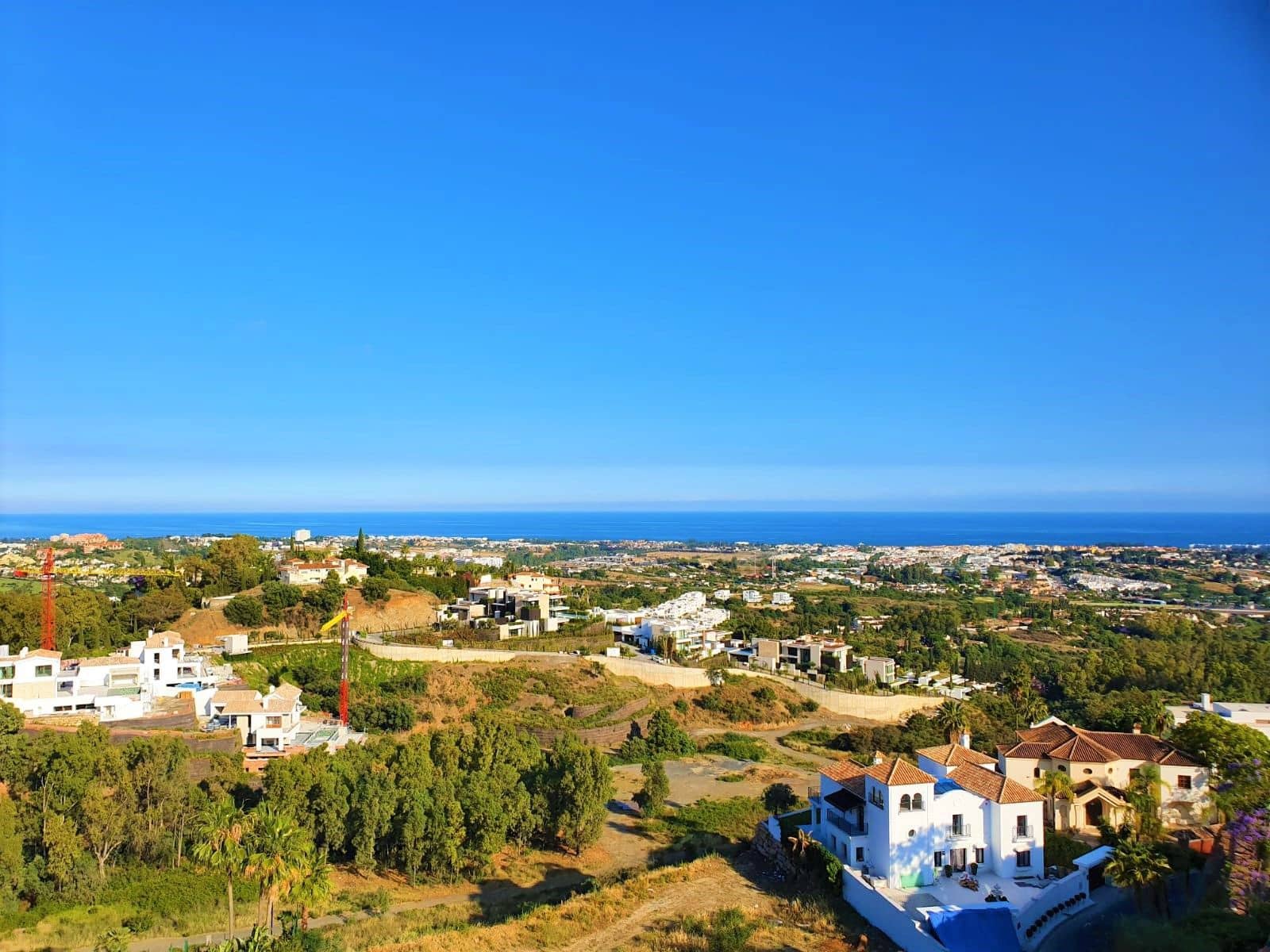 2 bedroom Apartment for sale in Benahavis - € 680,000 (Ref: 8644545)