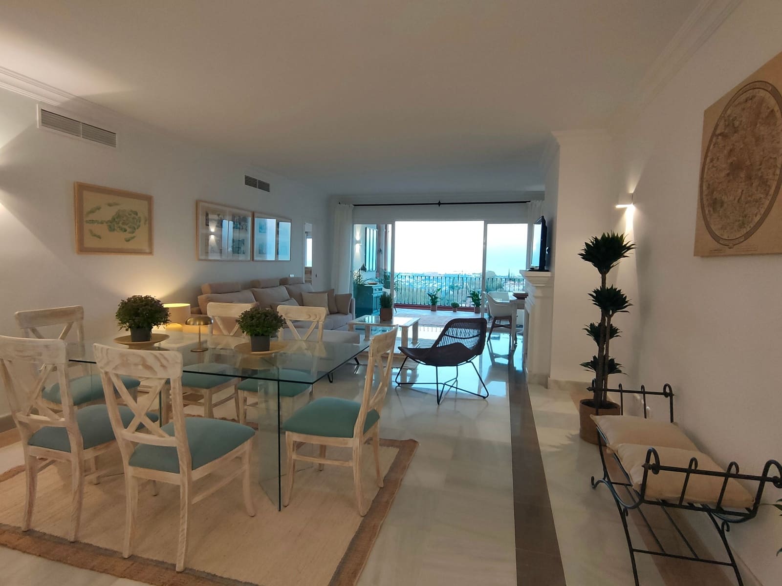 2 bedroom Apartment for sale in Benahavis - € 680,000 (Ref: 8644545)