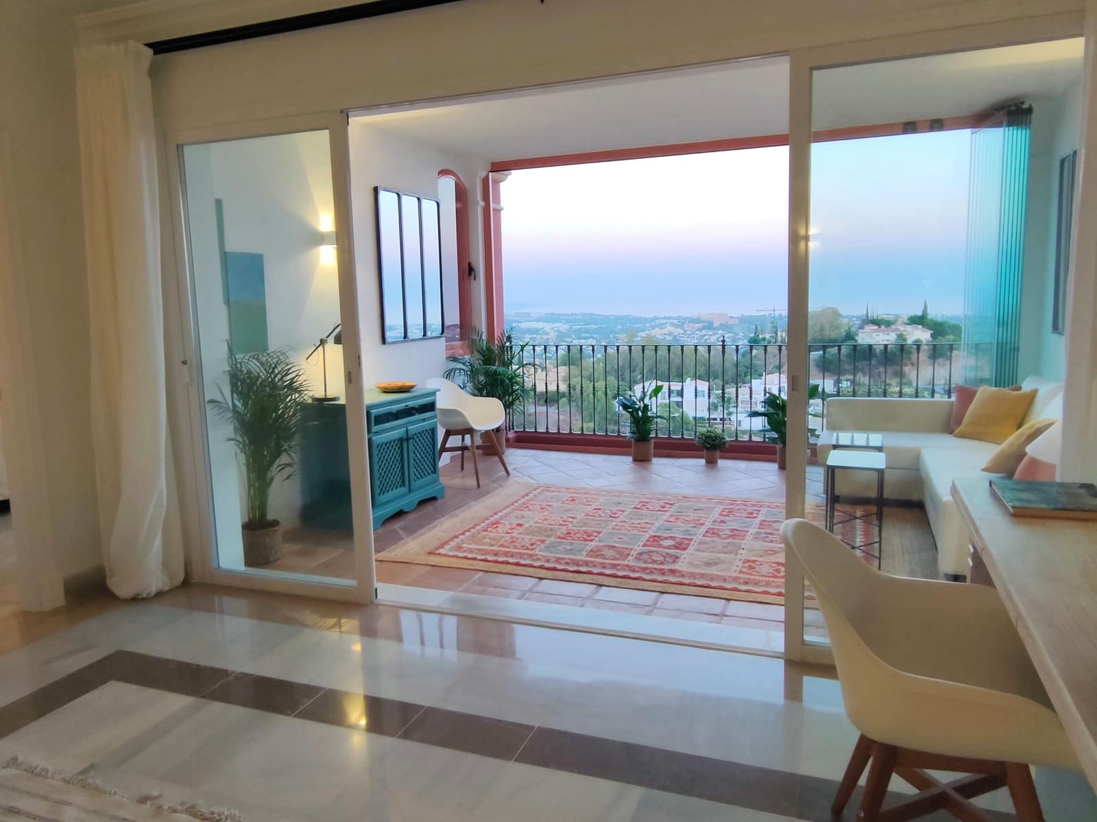 2 bedroom Apartment for sale in Benahavis - € 680,000 (Ref: 8644545)