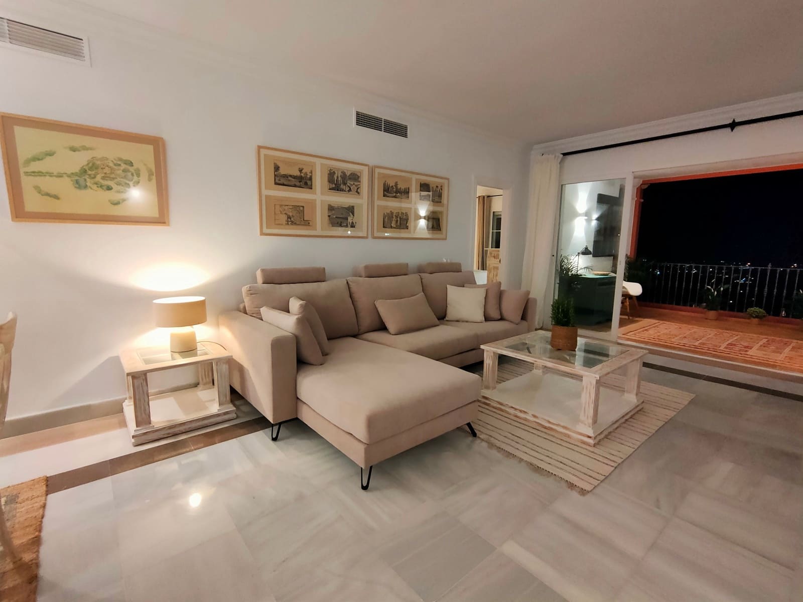 2 bedroom Apartment for sale in Benahavis - € 680,000 (Ref: 8644545)