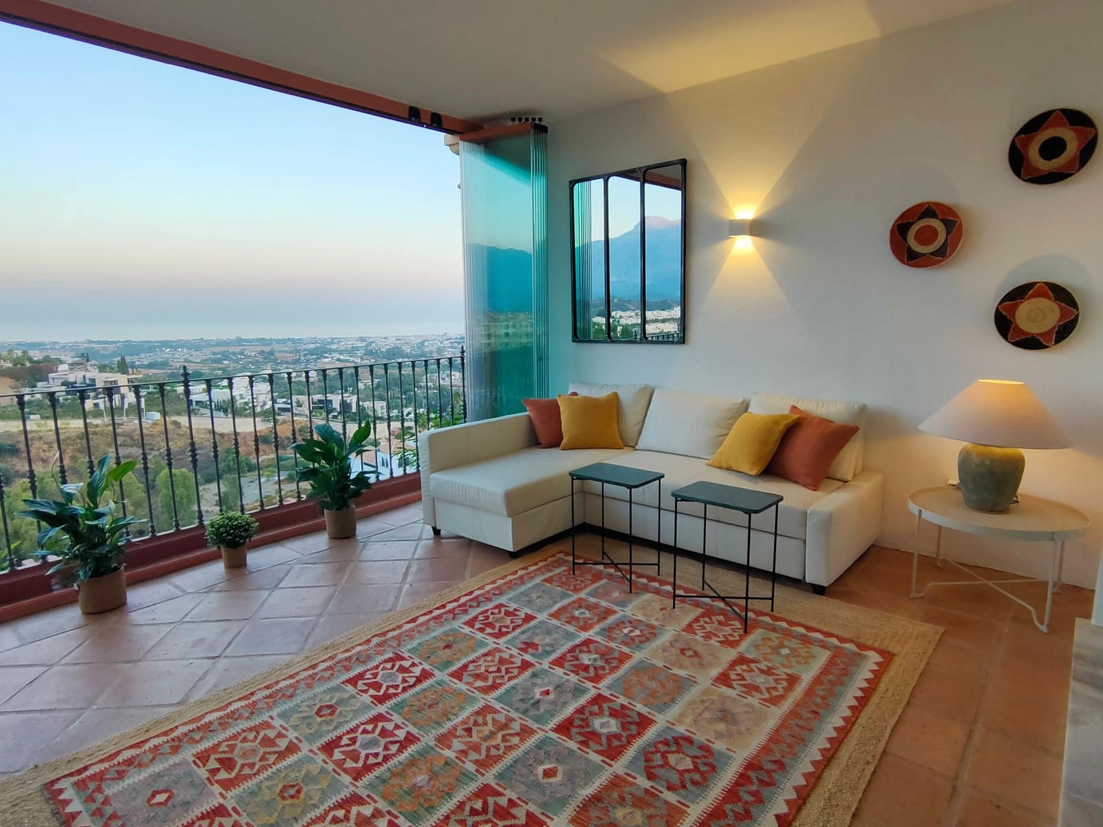 2 bedroom Apartment for sale in Benahavis - € 680,000 (Ref: 8644545)