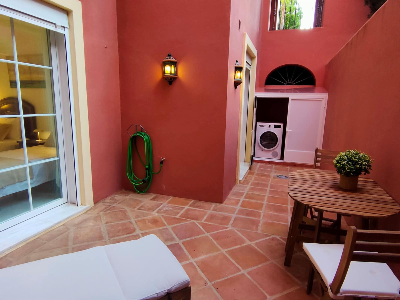 2 bedroom Apartment for sale in Benahavis - € 680,000 (Ref: 8644545)