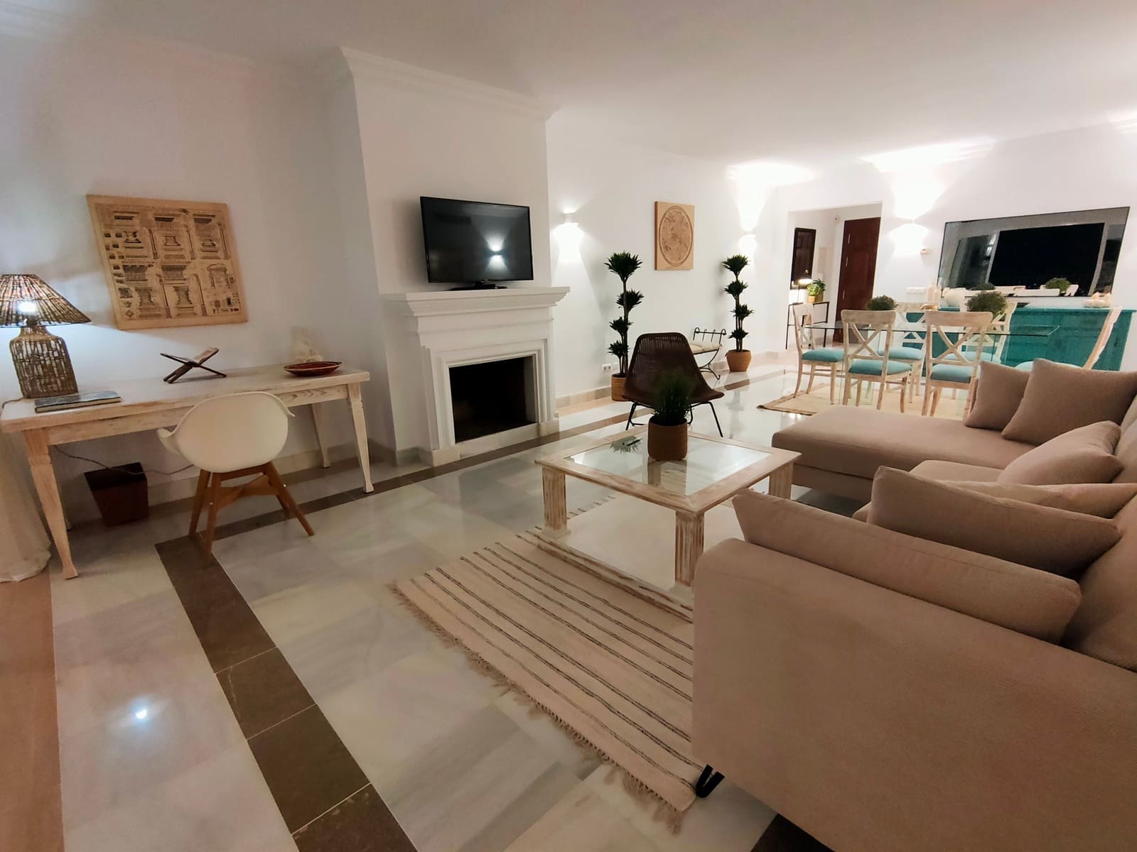 2 bedroom Apartment for sale in Benahavis - € 680,000 (Ref: 8644545)