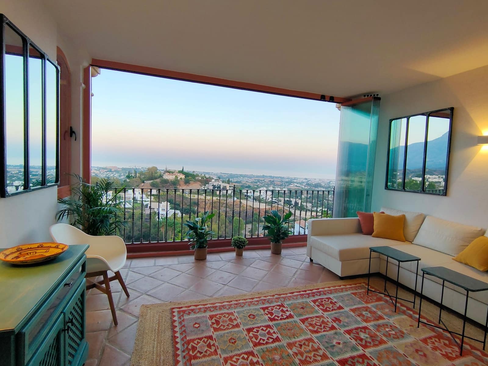 2 bedroom Apartment for sale in Benahavis - € 680,000 (Ref: 8644545)