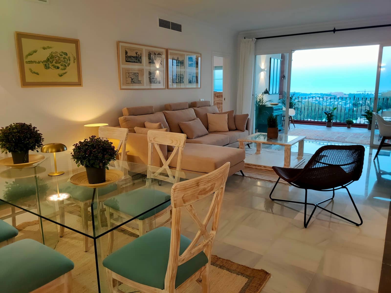 2 bedroom Apartment for sale in Benahavis - € 680,000 (Ref: 8644545)