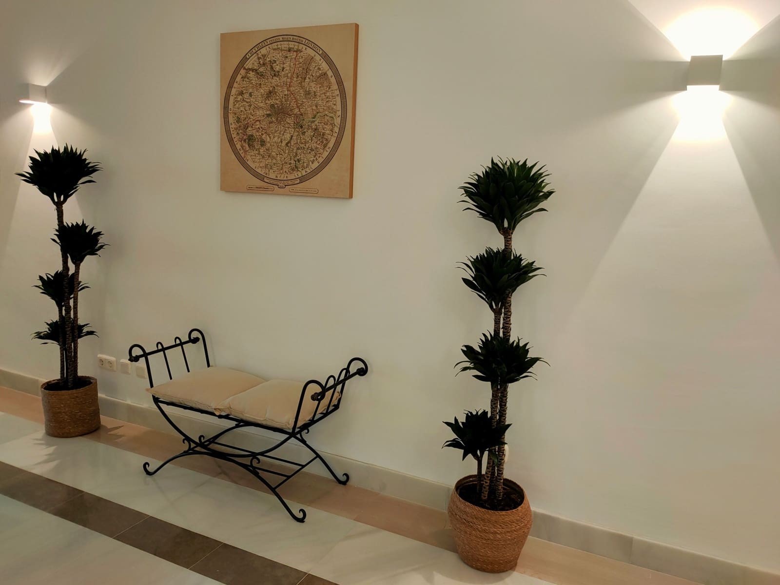 2 bedroom Apartment for sale in Benahavis - € 680,000 (Ref: 8644545)