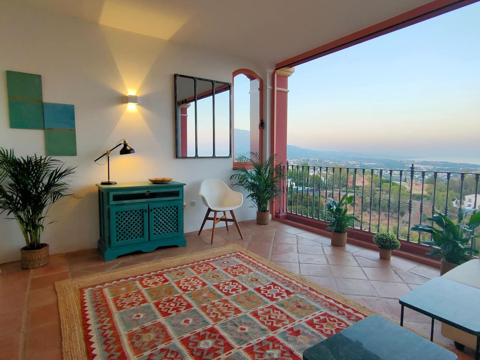 2 bedroom Apartment for sale in Benahavis - € 680,000 (Ref: 8644545)