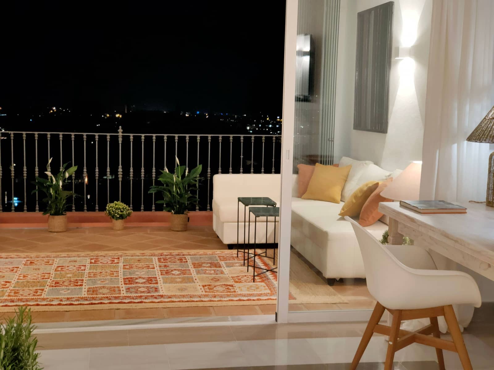 2 bedroom Apartment for sale in Benahavis - € 680,000 (Ref: 8644545)