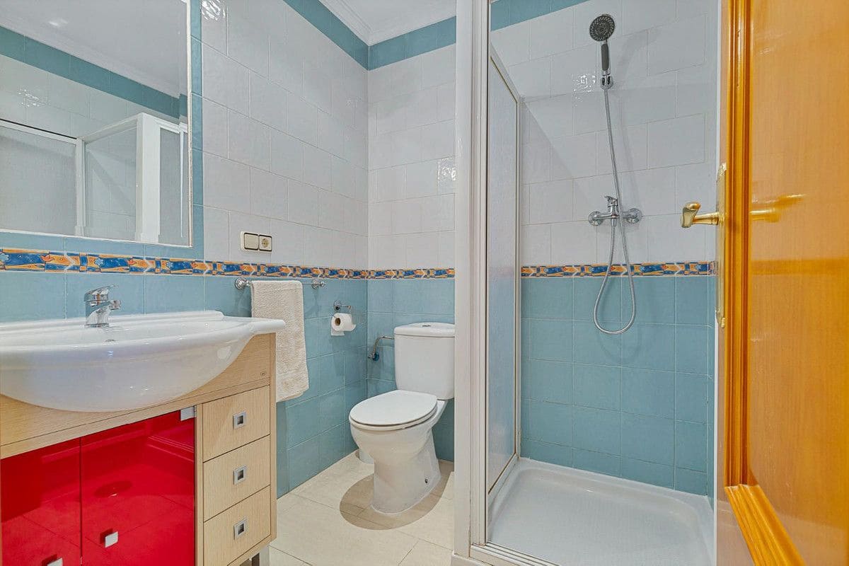 2 makuuhuone Huoneisto myytävänä paikassa Fuengirola - 298 000 € (Ref: 8676609)