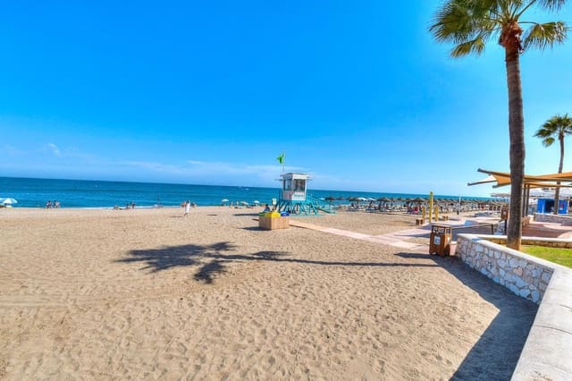 2 makuuhuone Huoneisto myytävänä paikassa Fuengirola - 298 000 € (Ref: 8676609)