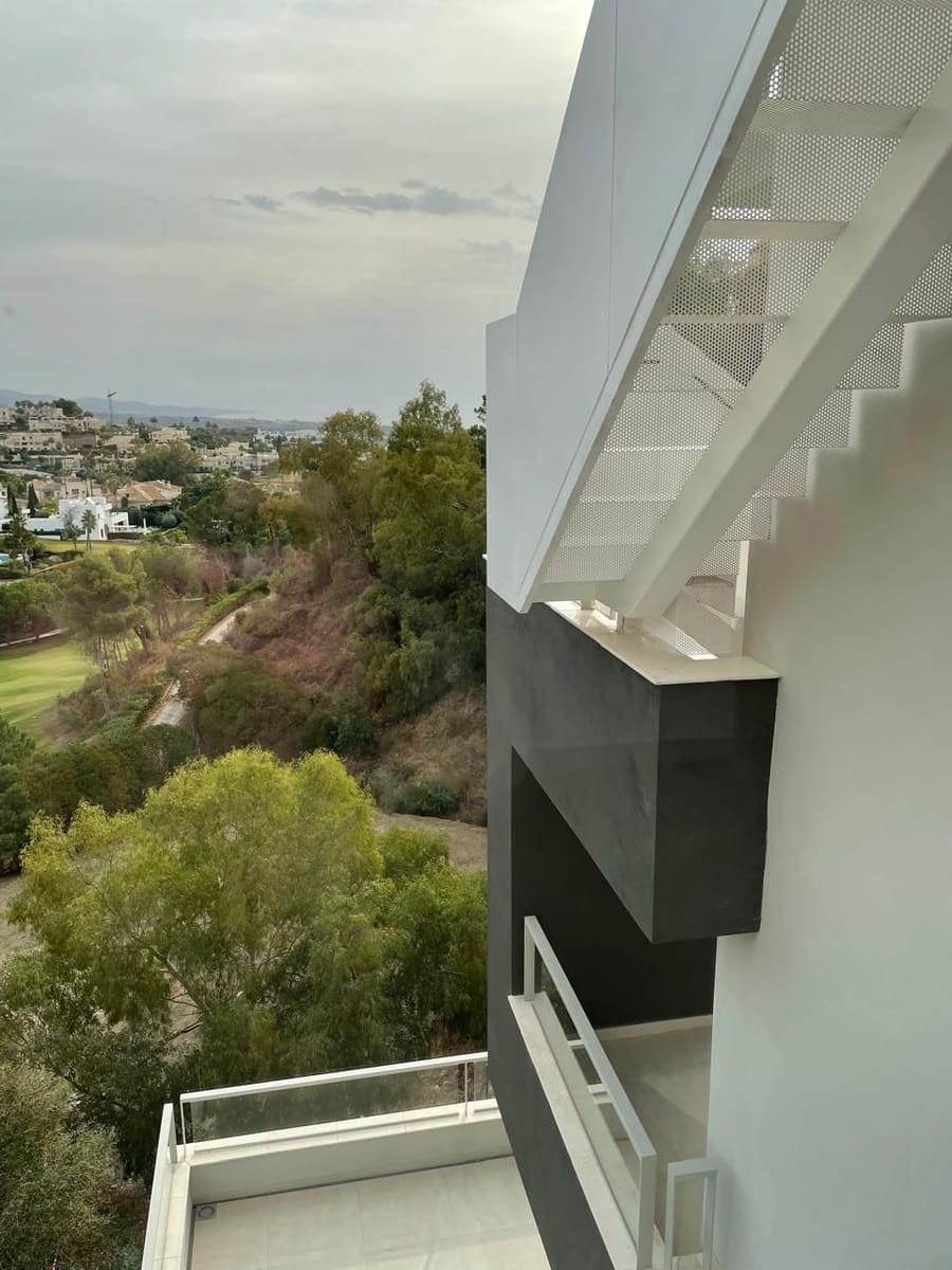 3 quarto Penthouse para venda em Benahavis com piscina - 1 150 000 € (Ref: 8695140)