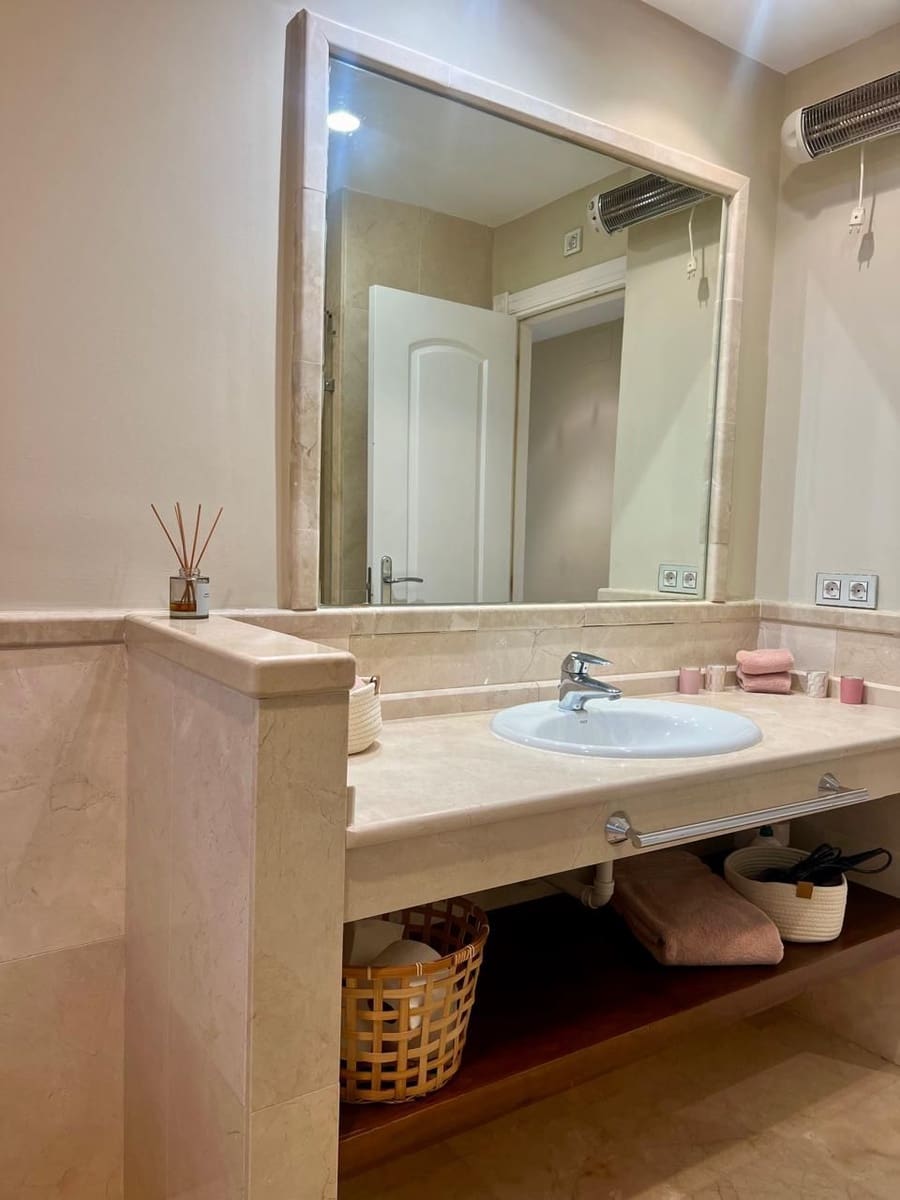 4 soverom Leilighet til leie i San Pedro de Alcantara - € 7 500 (Ref: 8699389)