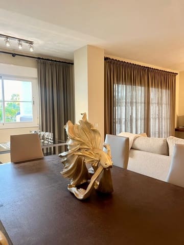 4 soveværelse Lejlighed til leje i San Pedro de Alcantara, Marbella - € 7.500 (Ref: 8699389)