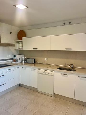 4 soveværelse Lejlighed til leje i San Pedro de Alcantara, Marbella - € 7.500 (Ref: 8699389)