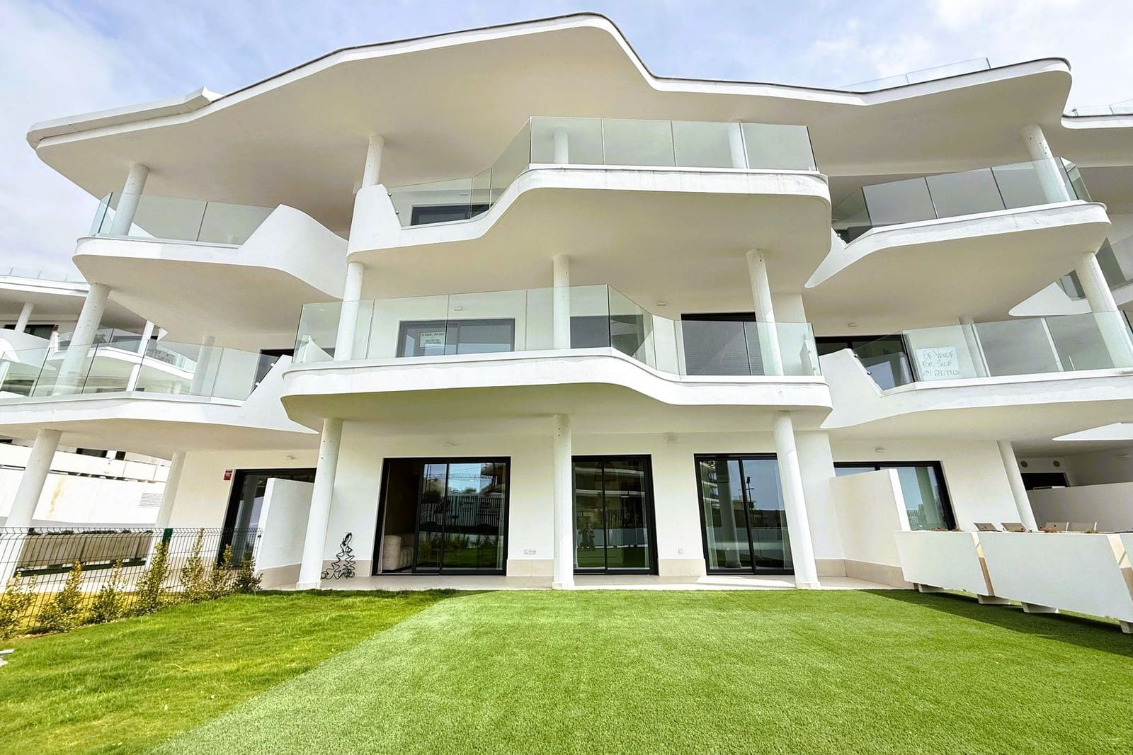 2 Zimmer Apartment zu verkaufen in Fuengirola mit Pool - 599.000 € (Ref: 8703101)