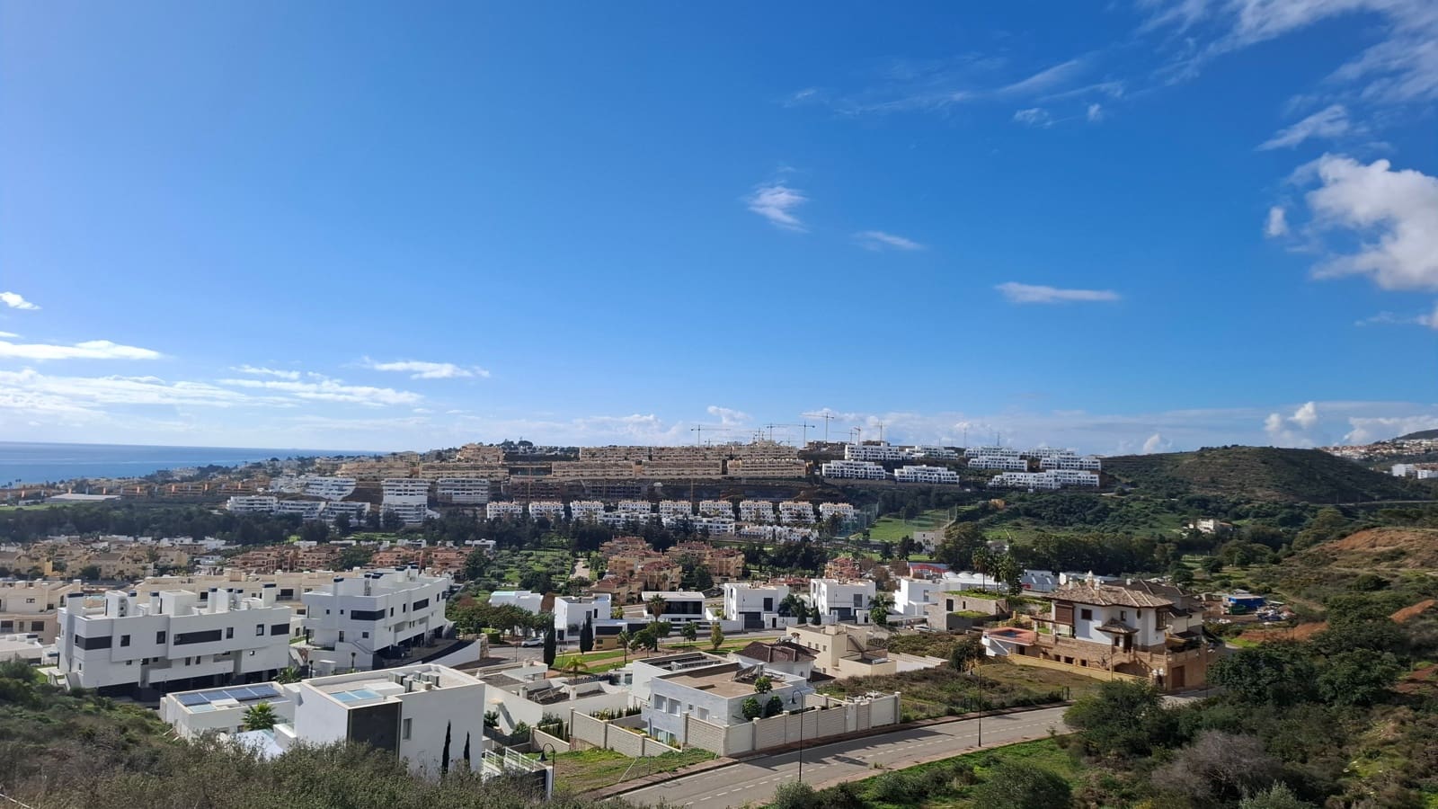 Byhus til salg i Mijas Costa med swimmingpool - € 840.000 (Ref: 8708290)