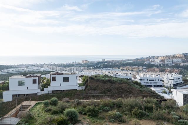 Byhus til salg i La Cala de Mijas, Mijas med swimmingpool - € 840.000 (Ref: 8708290)