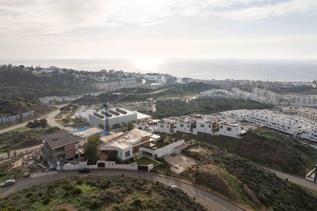 Byhus til salg i La Cala de Mijas, Mijas med swimmingpool - € 840.000 (Ref: 8708290)