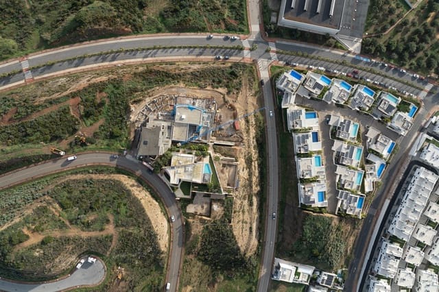 Byhus til salg i La Cala de Mijas, Mijas med swimmingpool - € 840.000 (Ref: 8708290)