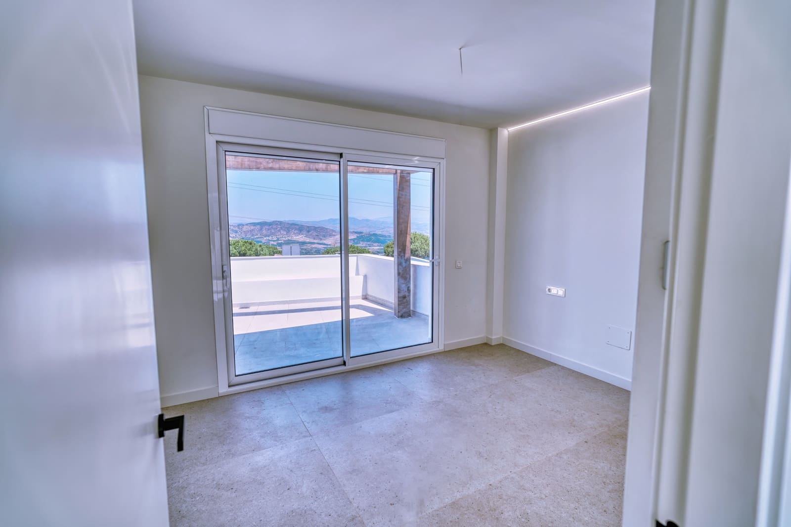 Chalet de 4 habitaciones en Alhaurín de la Torre en venta - 890.000 € (Ref: 8735797)