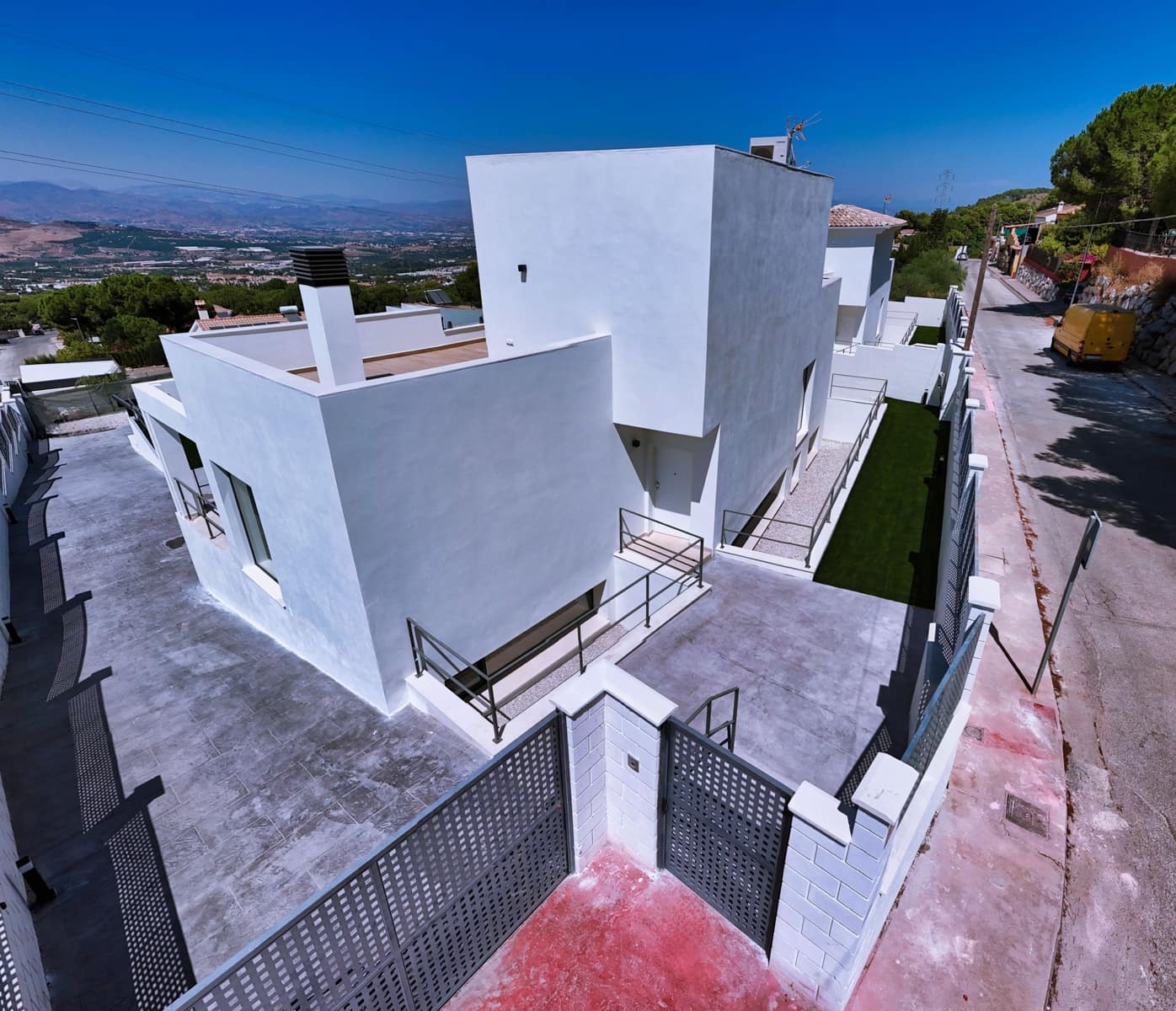 Chalet de 4 habitaciones en Alhaurín de la Torre en venta - 890.000 € (Ref: 8735797)