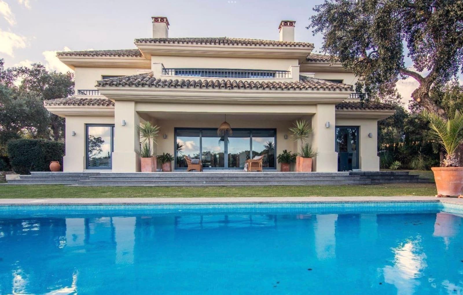 5 soveværelse Byhus til salg i Sotogrande med swimmingpool - € 2.500.000 (Ref: 8737117)