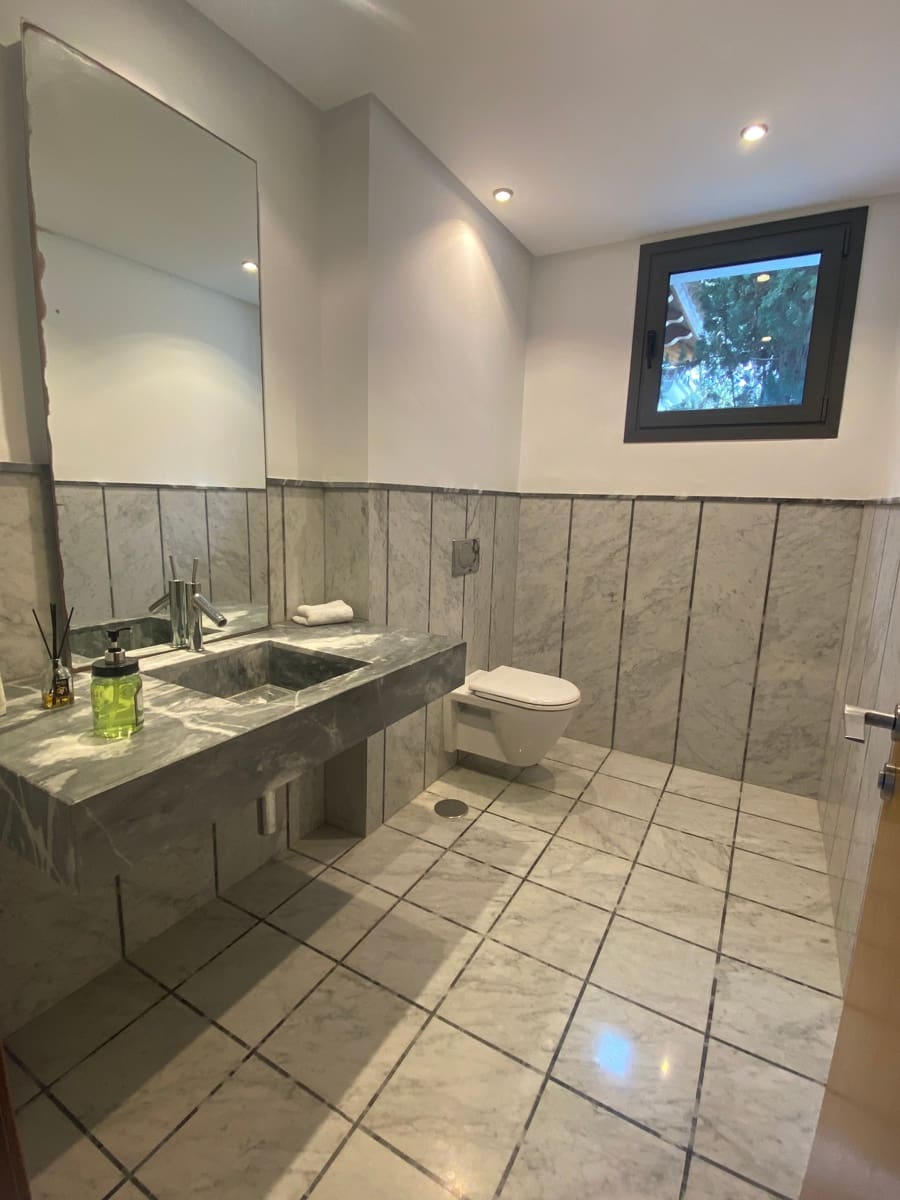 5 soveværelse Byhus til salg i Sotogrande med swimmingpool - € 2.500.000 (Ref: 8737117)