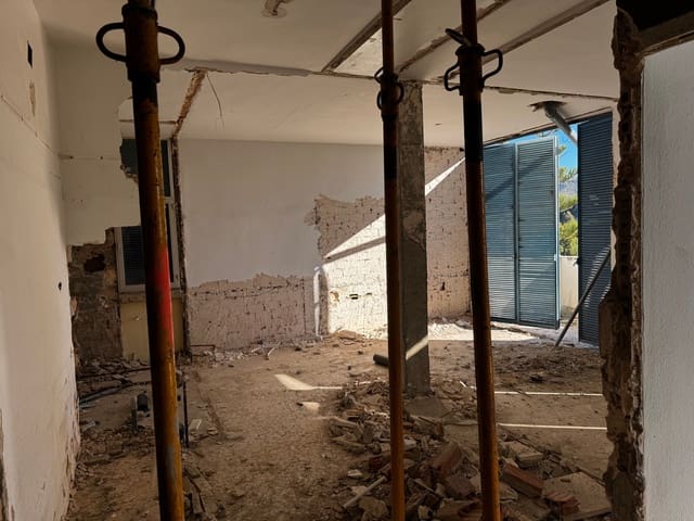 4 makuuhuone Huvila myytävänä paikassa Málaga kaupunki - 890 000 € (Ref: 8744648)