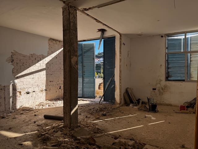 4 makuuhuone Huvila myytävänä paikassa Málaga kaupunki - 890 000 € (Ref: 8744648)