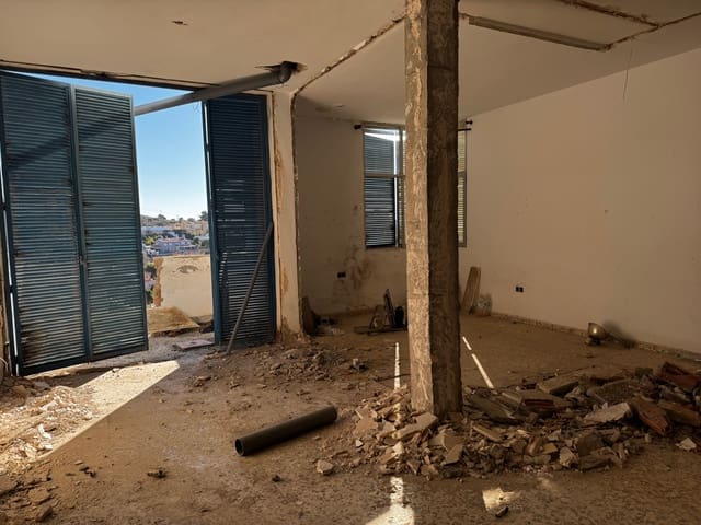 4 makuuhuone Huvila myytävänä paikassa Málaga kaupunki - 890 000 € (Ref: 8744648)