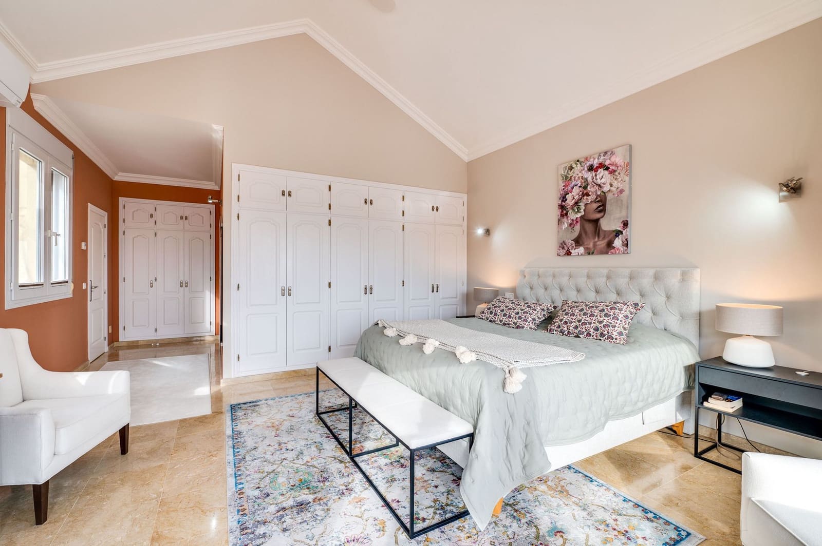 6 bedroom Villa for sale in Marbella - € 2,590,000 (Ref: 8759503)