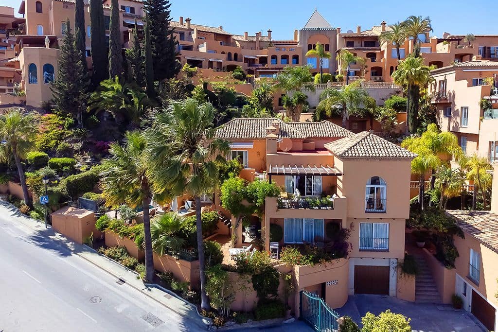 3 quarto Penthouse para venda em Marbella com piscina - 1 144 000 € (Ref: 8765529)