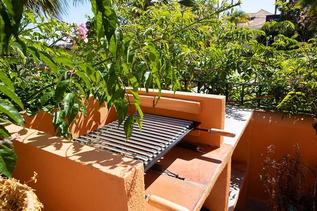 3 quarto Penthouse para venda em Marbella com piscina - 1 144 000 € (Ref: 8765529)