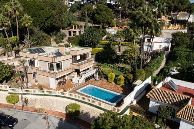 6 soveværelse Byhus til salg i Pinares de San Antón, Málaga by med swimmingpool - € 3.450.000 (Ref: 8765530)