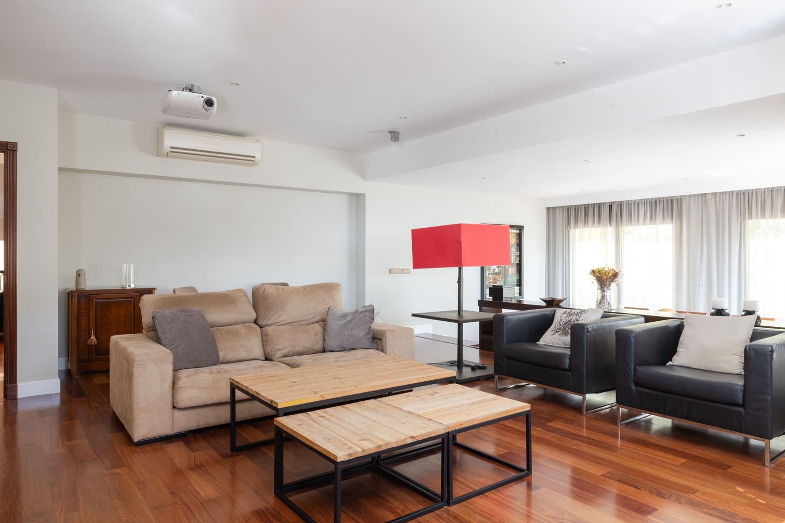 6 soveværelse Byhus til salg i Malaga by med swimmingpool - € 3.450.000 (Ref: 8765530)