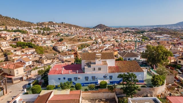 12 makuuhuone Omakotitalo myytävänä paikassa Fuente Alegre, Málaga kaupunki - 1 005 000 € (Ref: 8774734)