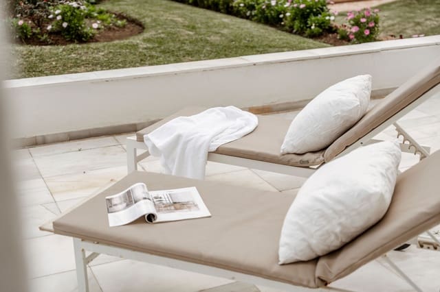 3 bedroom Apartment for sale in Nueva Alcántara, Marbella with pool - € 1,050,000 (Ref: 8774867)