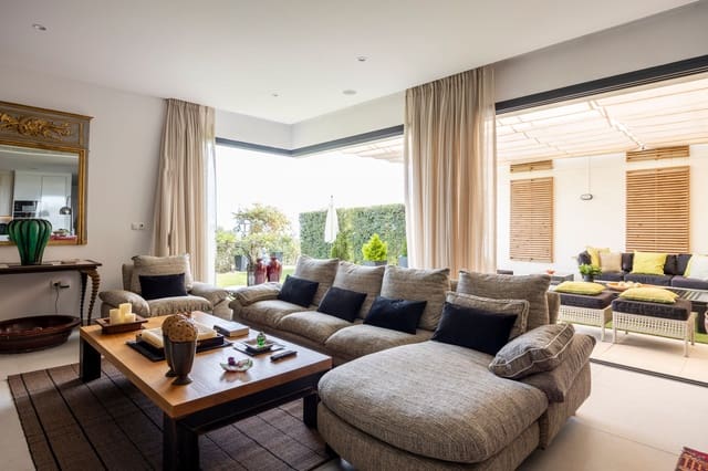 3 sypialnia Apartament na sprzedaż w Casares Golf - Casares del Sol, Casares z basenem - 1 200 000 € (Ref: 8780678)