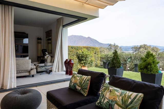 3 sypialnia Apartament na sprzedaż w Casares Golf - Casares del Sol, Casares z basenem - 1 200 000 € (Ref: 8780678)