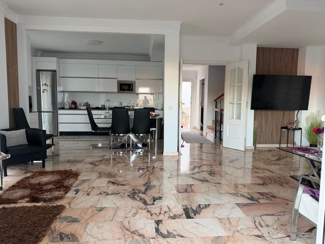 5 slaapkamer Villa te koop in Castillo Sohail, Fuengirola met zwembad - € 1.290.000 (Ref: 8785292)