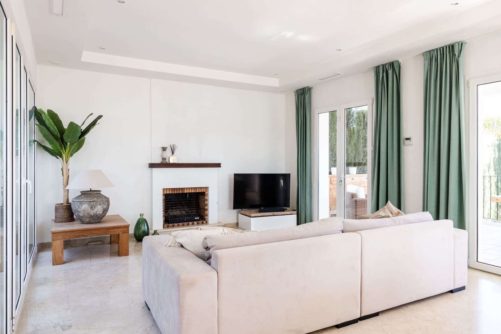 5 sypialnia Willa na sprzedaż w Estepona z basenem - 1 699 000 € (Ref: 8788719)