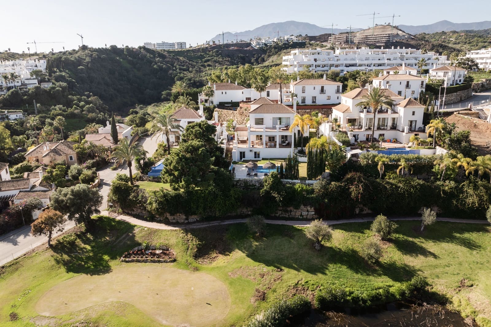 5 sypialnia Willa na sprzedaż w Estepona z basenem - 1 699 000 € (Ref: 8788719)