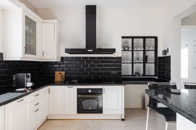 5 sypialnia Willa na sprzedaż w La Concha - Resina Golf, Estepona z basenem - 1 699 000 € (Ref: 8788719)