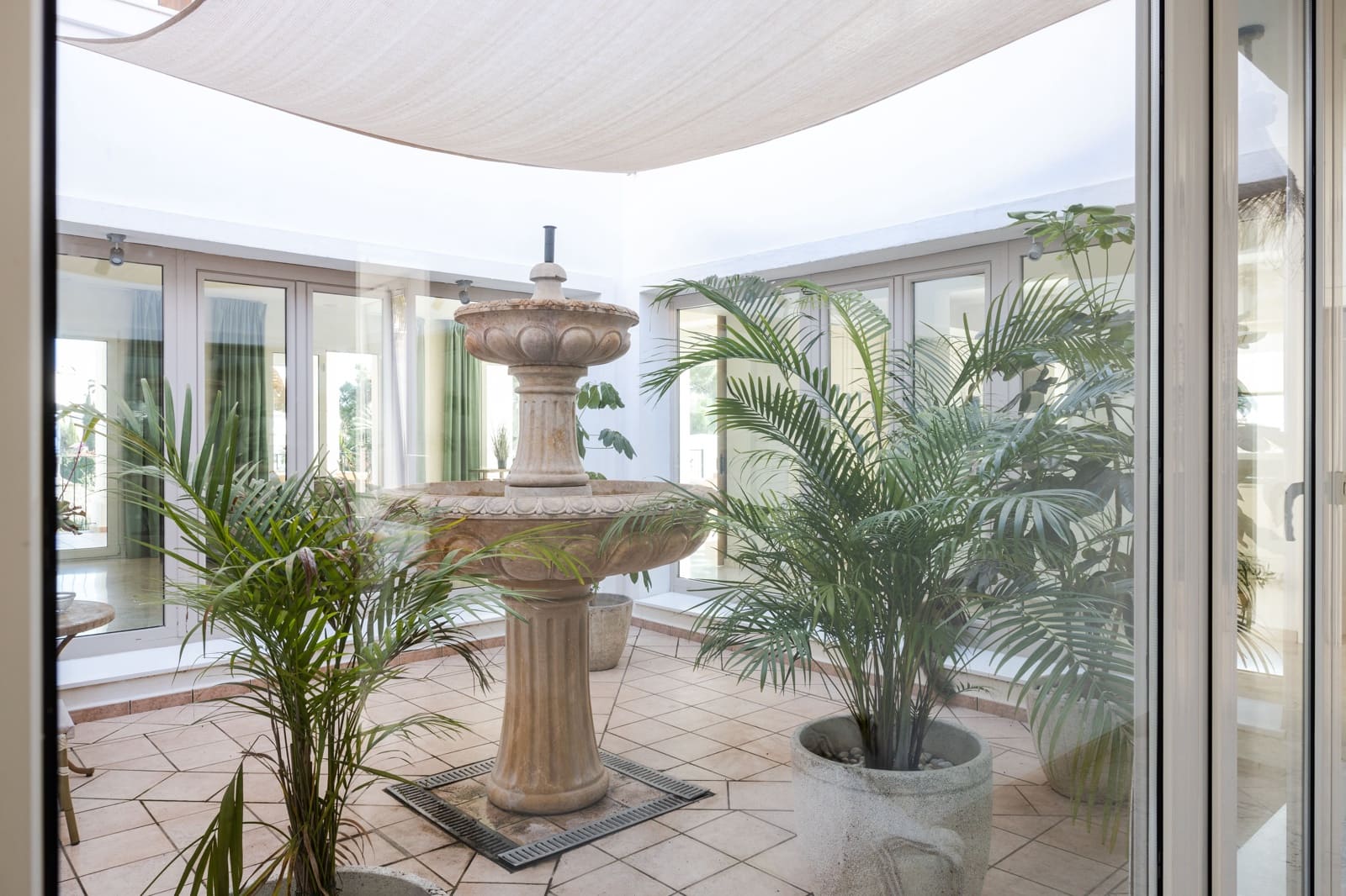 5 sypialnia Willa na sprzedaż w Estepona z basenem - 1 699 000 € (Ref: 8788719)